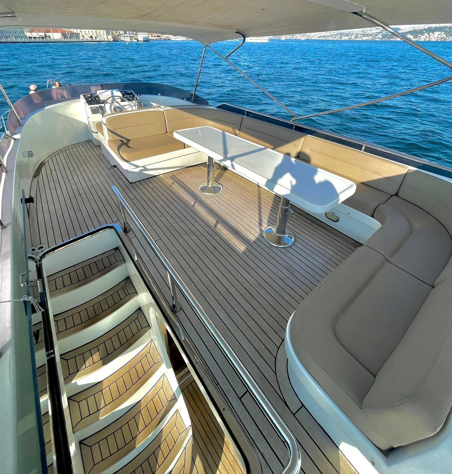 Brit & Berat private yacht